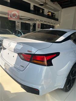 نيسان ألتيما